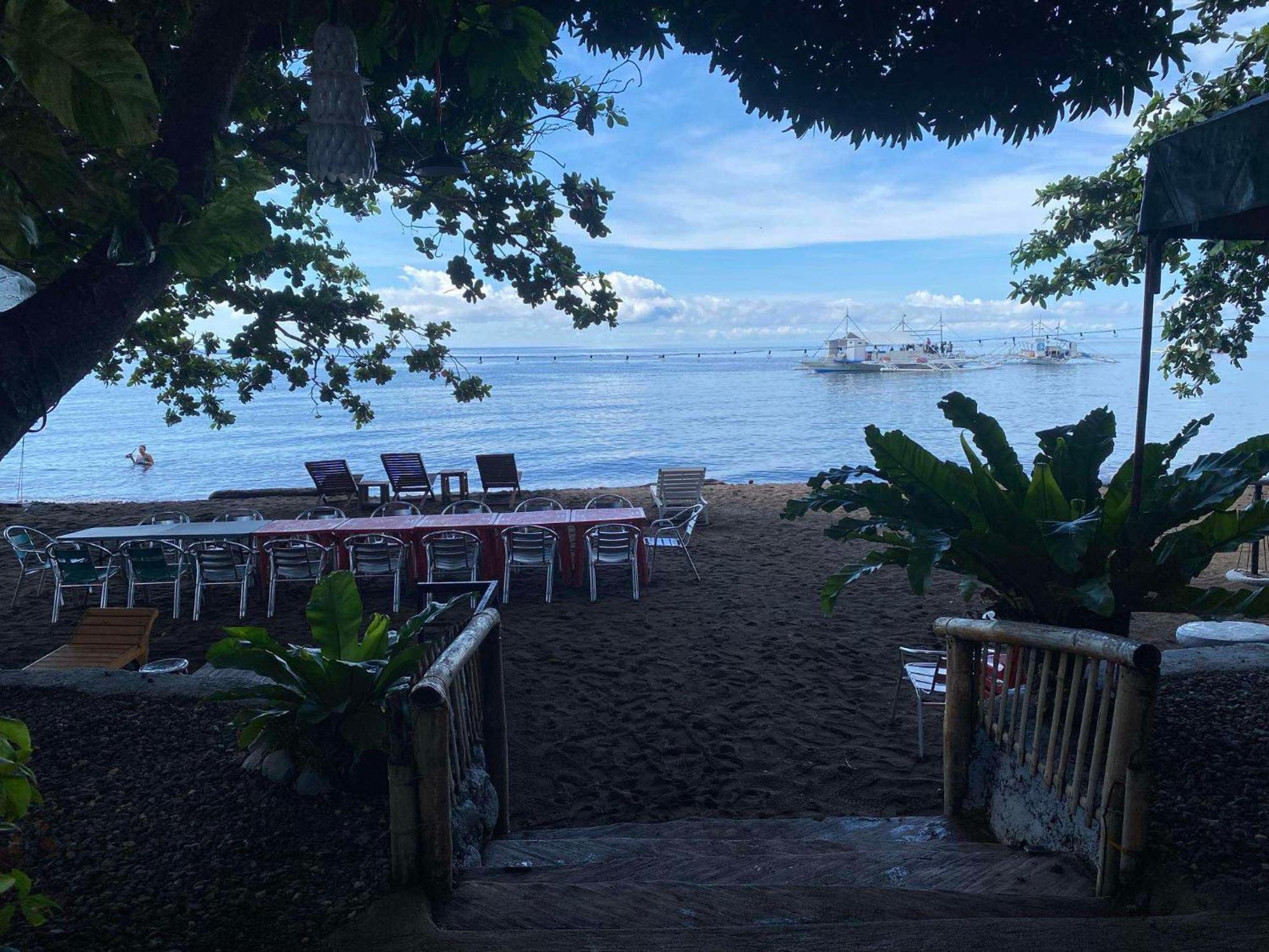 Glamping Dome Dauin Beach Resort Exterior foto